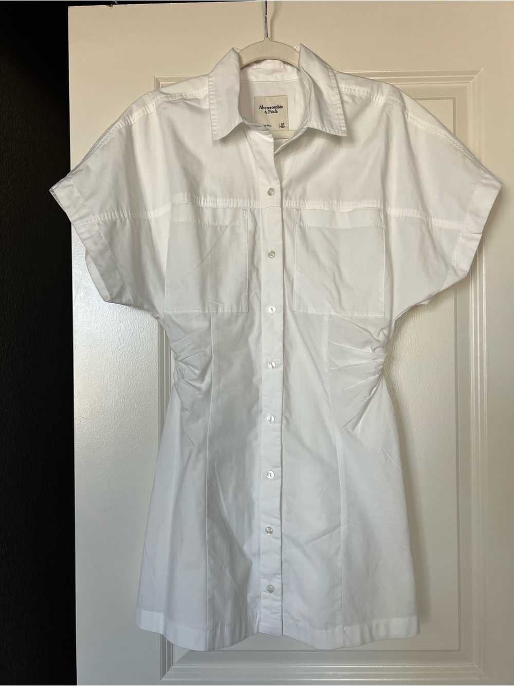 Abercrombie & Fitch White Short-Sleeve Button-Front Shirt